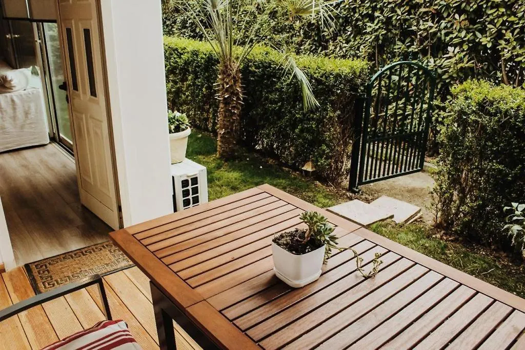 Newly Renovated, 1-Bedroom Holiday House Durres Apartment
